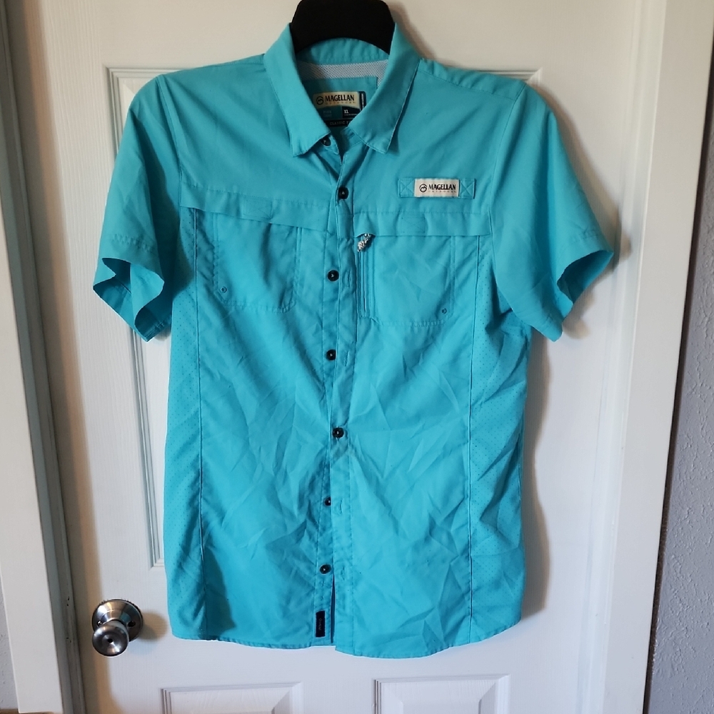 Magellan Outdoors Men's Blue Short Sleeve Shirt